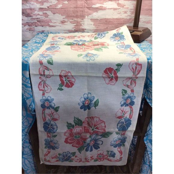 Vintage Linen Table Cover Red & Blue Floral 13.5” x 30” Mid Century - Picture 5 of 15